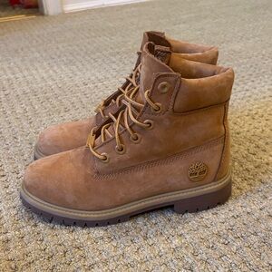 NWOT Timberland Tan Lace-Up Boots Boys Size 4